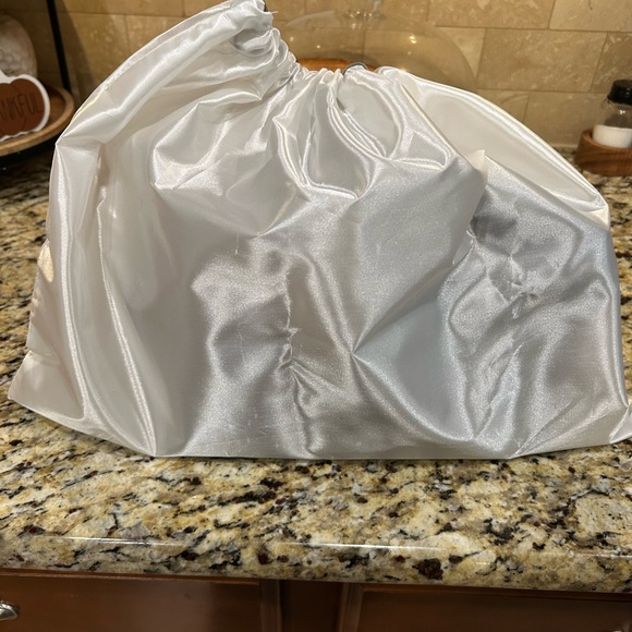 BURBERRY’s Leather Hand Bag - Picture 12 of 15